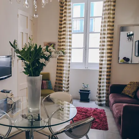 萨利港城市帕特酒店