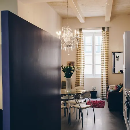 萨利港城市帕特酒店 瓦莱塔