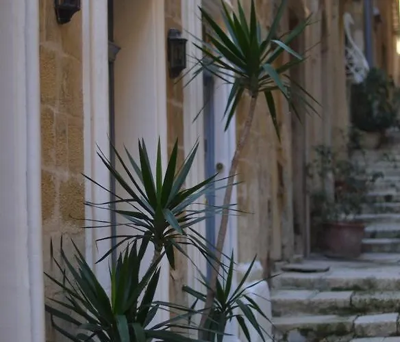 サリー ポート シティ パッド *